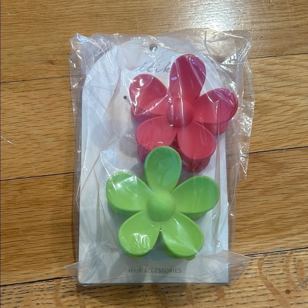 Ettika Flower Hair Clips - Pink and Green